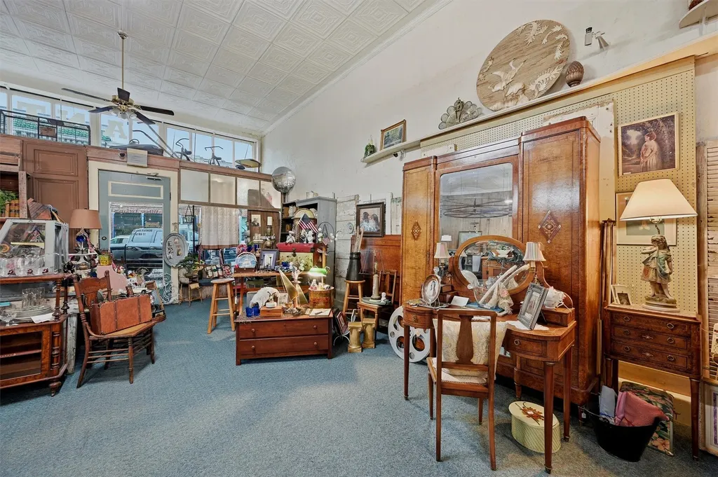 321 N Main Street Bonham TX 75418
