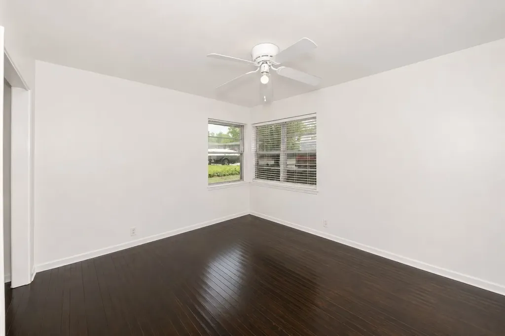 4028 Shawnee Trail Lake Worth TX 76135