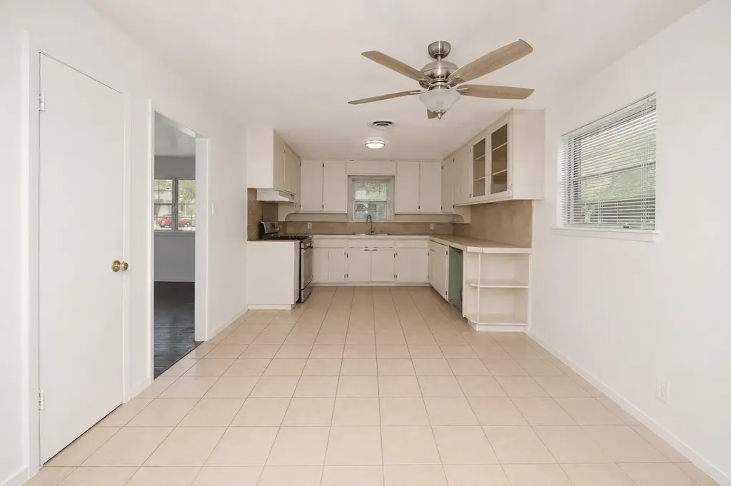 4028 Shawnee Trail Lake Worth TX 76135