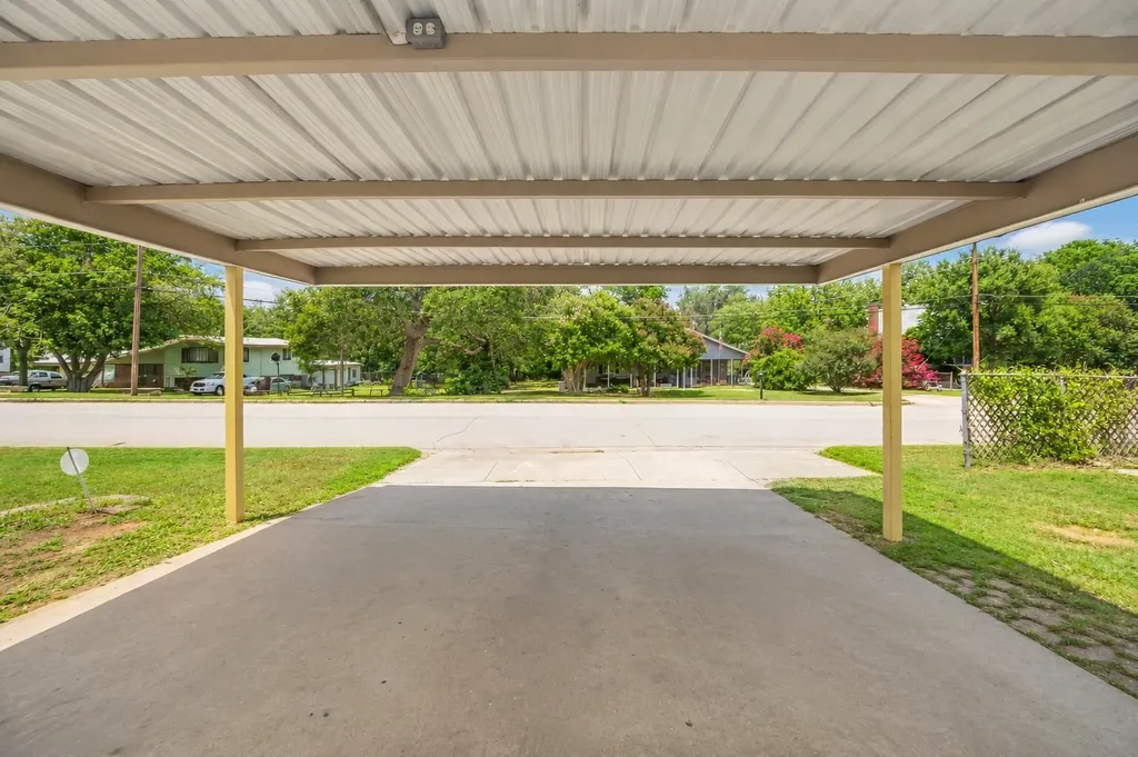 4028 Shawnee Trail Lake Worth TX 76135