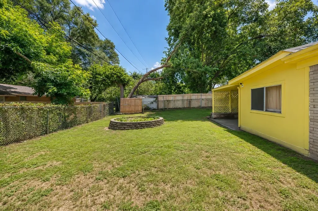 4028 Shawnee Trail Lake Worth TX 76135