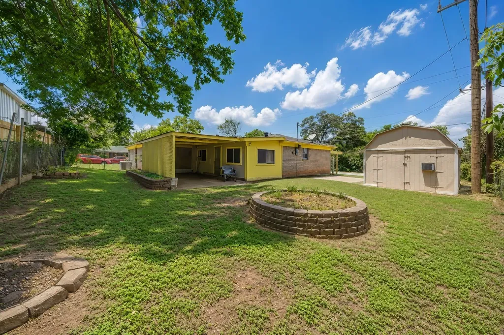4028 Shawnee Trail Lake Worth TX 76135