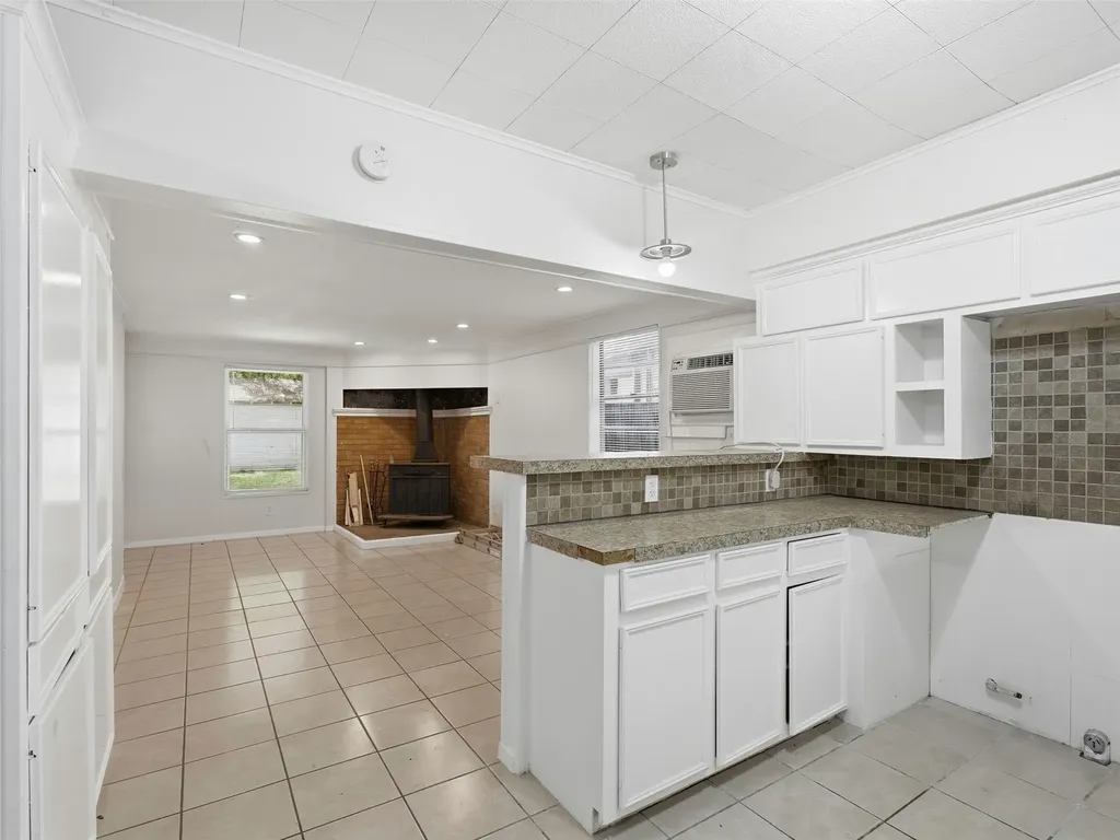 207 Hartsdale Drive Dallas TX 75211