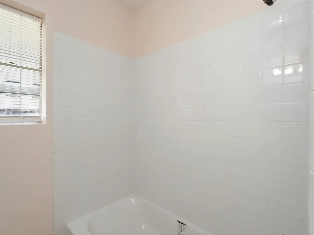 207 Hartsdale Drive Dallas TX 75211