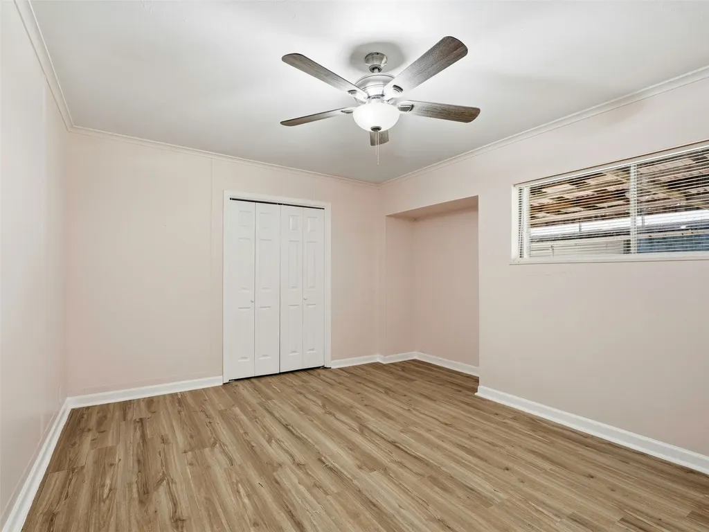 207 Hartsdale Drive Dallas TX 75211