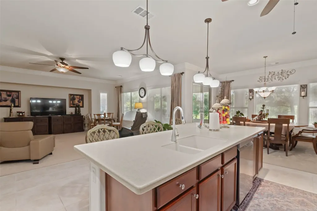 9909 Crestridge Drive Denton TX 76207