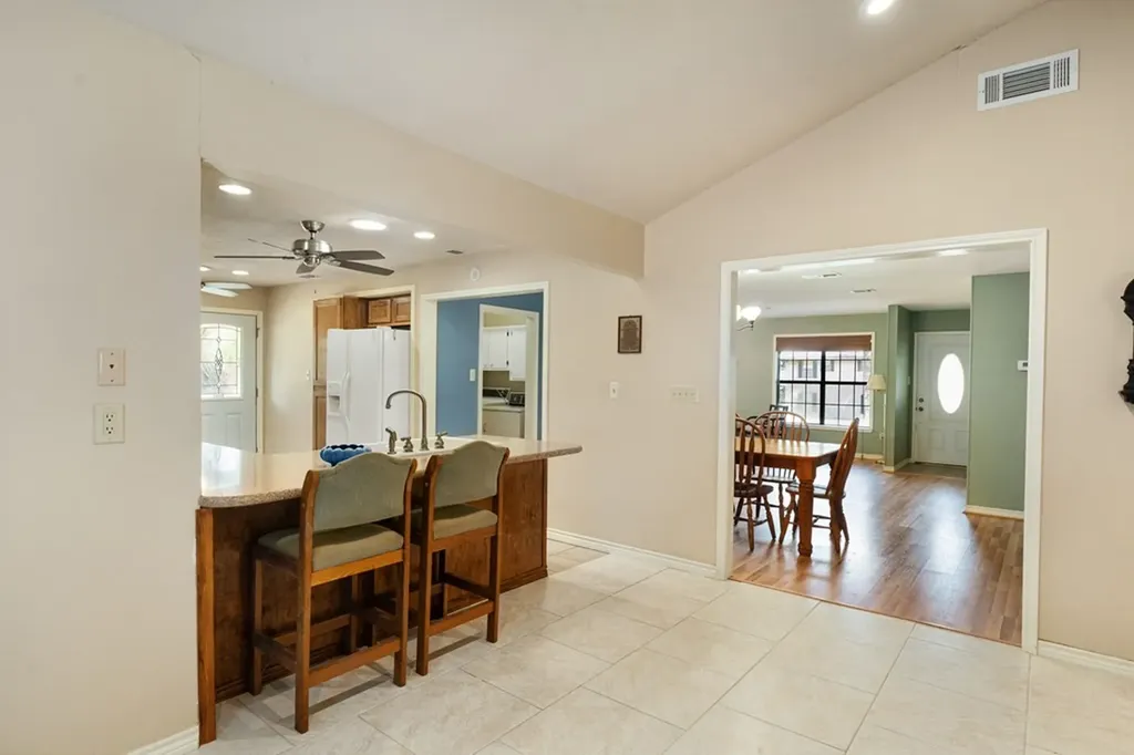 2103 Wildwood Way Tool TX 75143