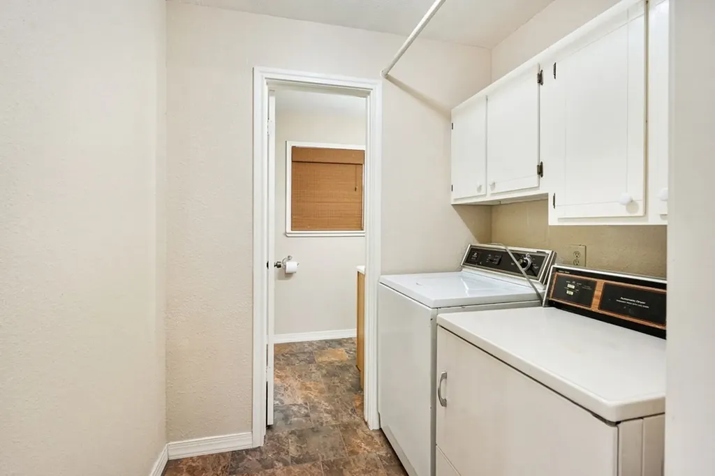 2103 Wildwood Way Tool TX 75143