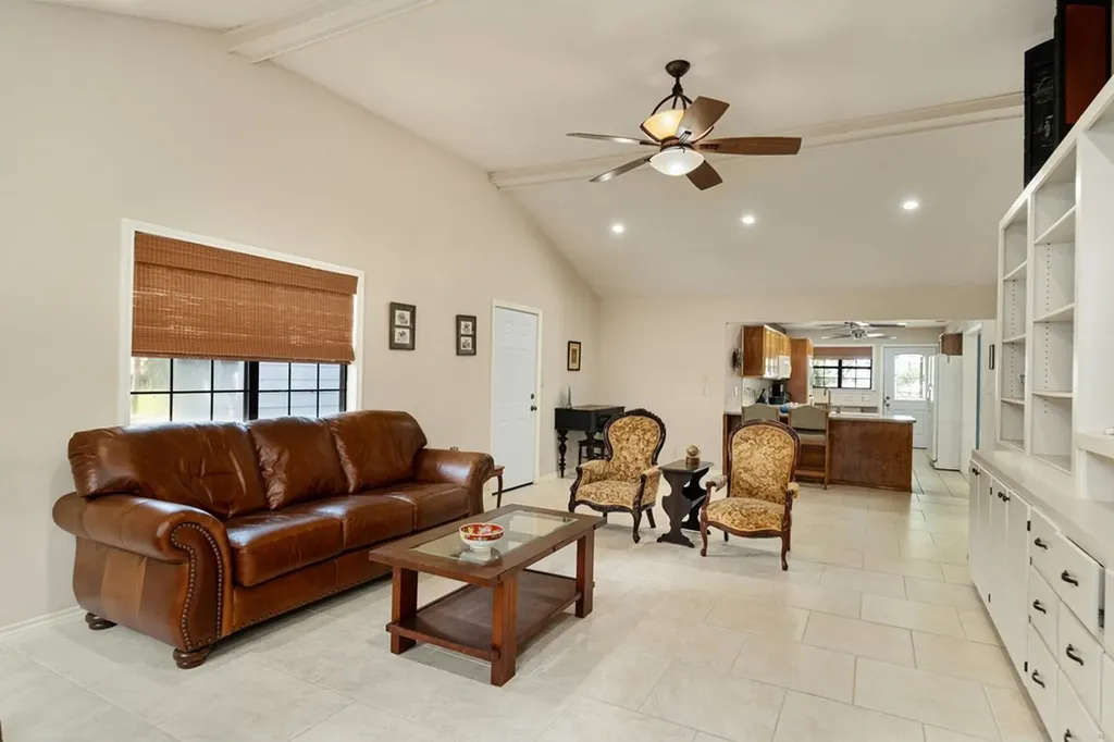 2103 Wildwood Way Tool TX 75143