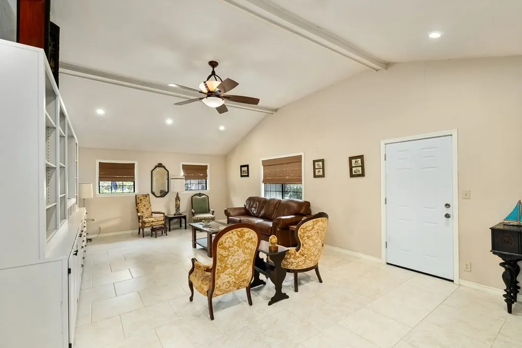2103 Wildwood Way Tool TX 75143