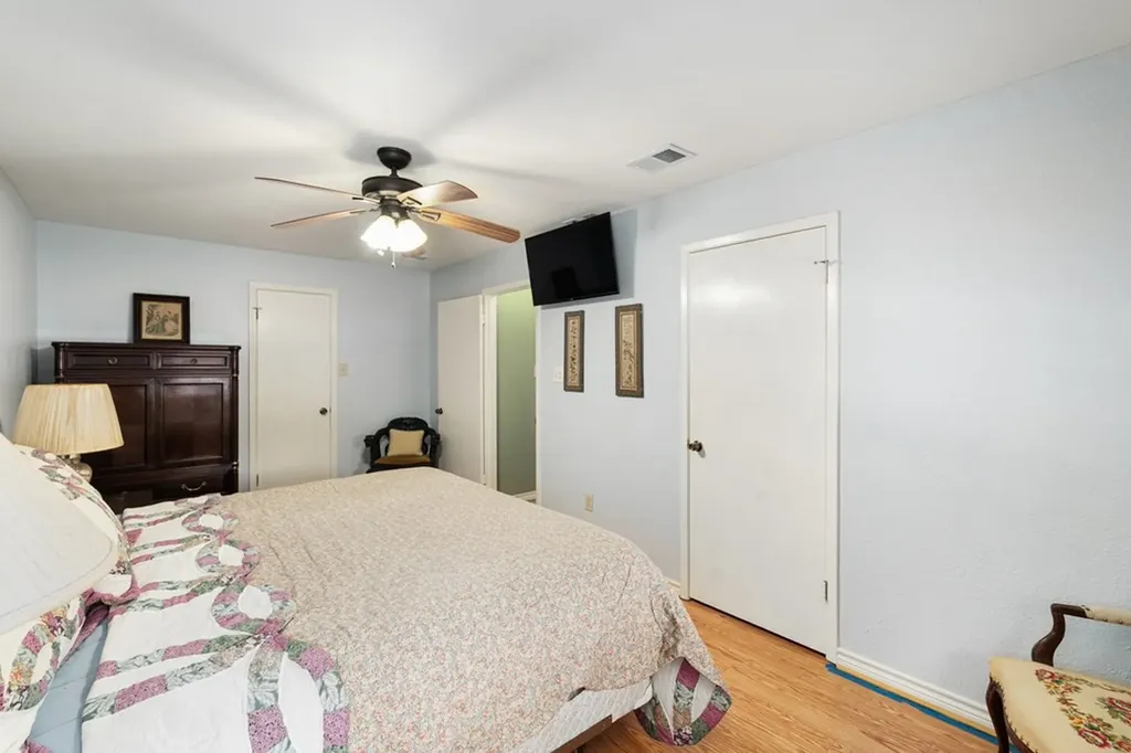 2103 Wildwood Way Tool TX 75143