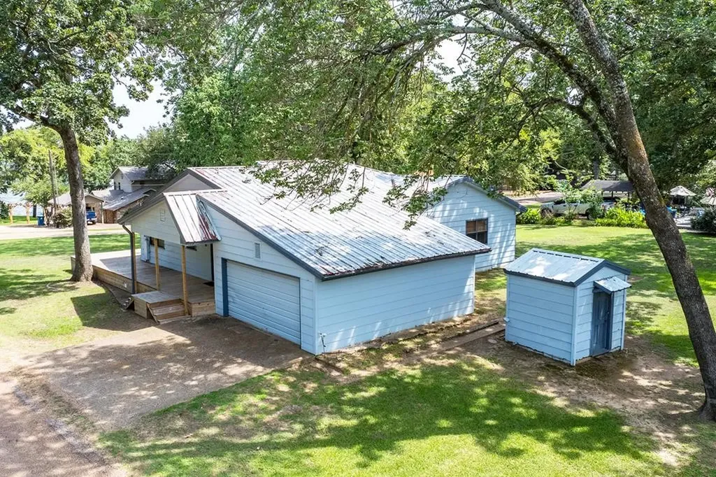 2103 Wildwood Way Tool TX 75143
