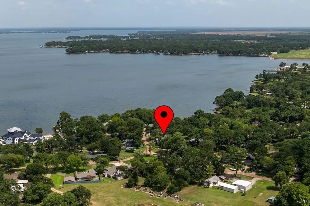 2103 Wildwood Way Tool TX 75143