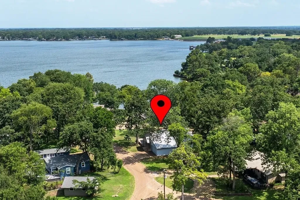 2103 Wildwood Way Tool TX 75143