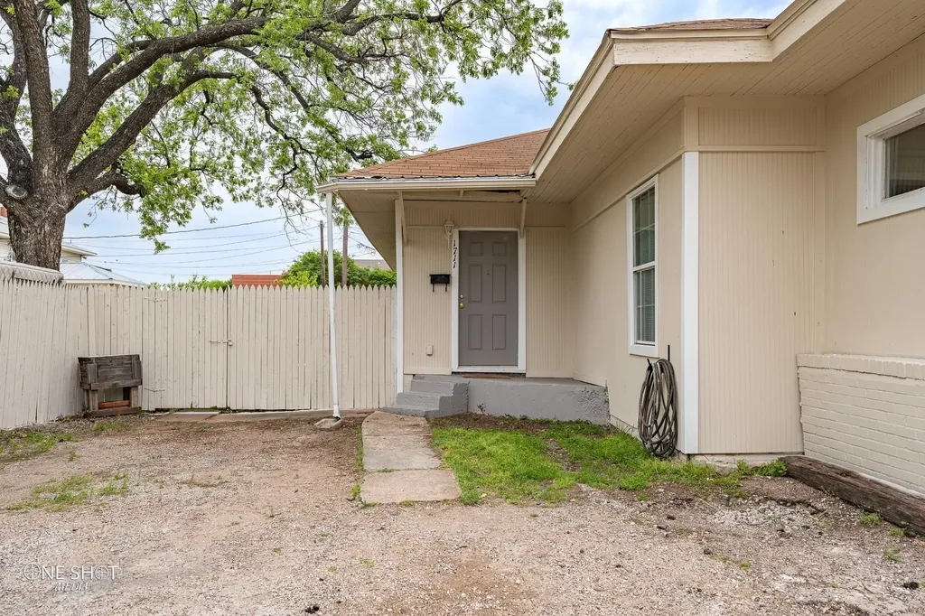 1711 N 3rd Street Abilene TX 79603