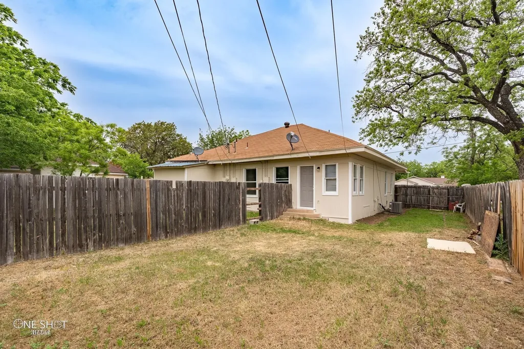 1711 N 3rd Street Abilene TX 79603
