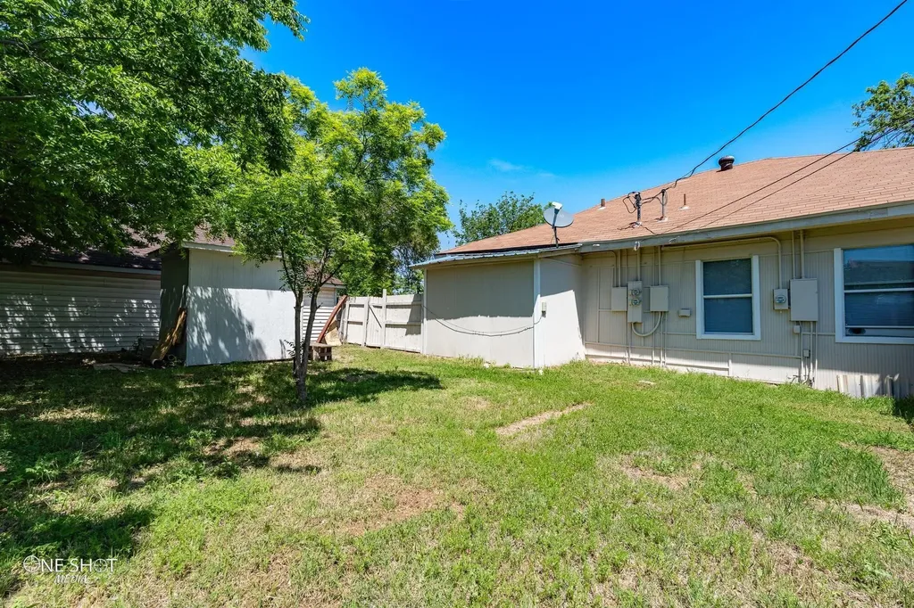 1711 N 3rd Street Abilene TX 79603
