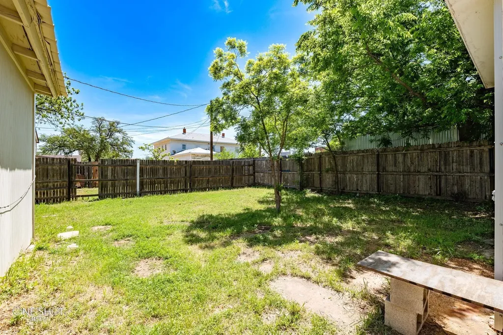 1711 N 3rd Street Abilene TX 79603