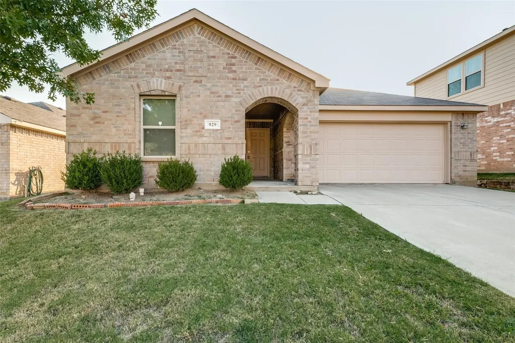 929 Glenndon Drive Fort Worth TX 76120