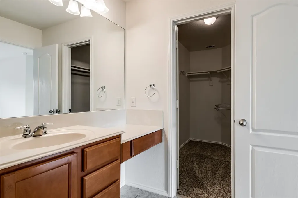 929 Glenndon Drive Fort Worth TX 76120