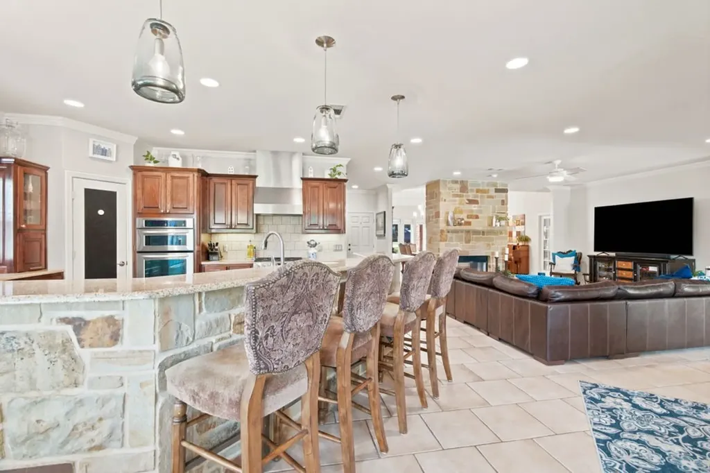 325 Driftwood Court Azle TX 76020