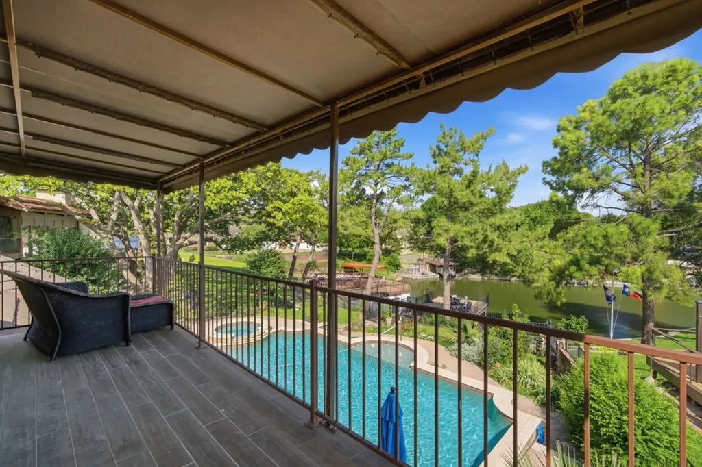 325 Driftwood Court Azle TX 76020