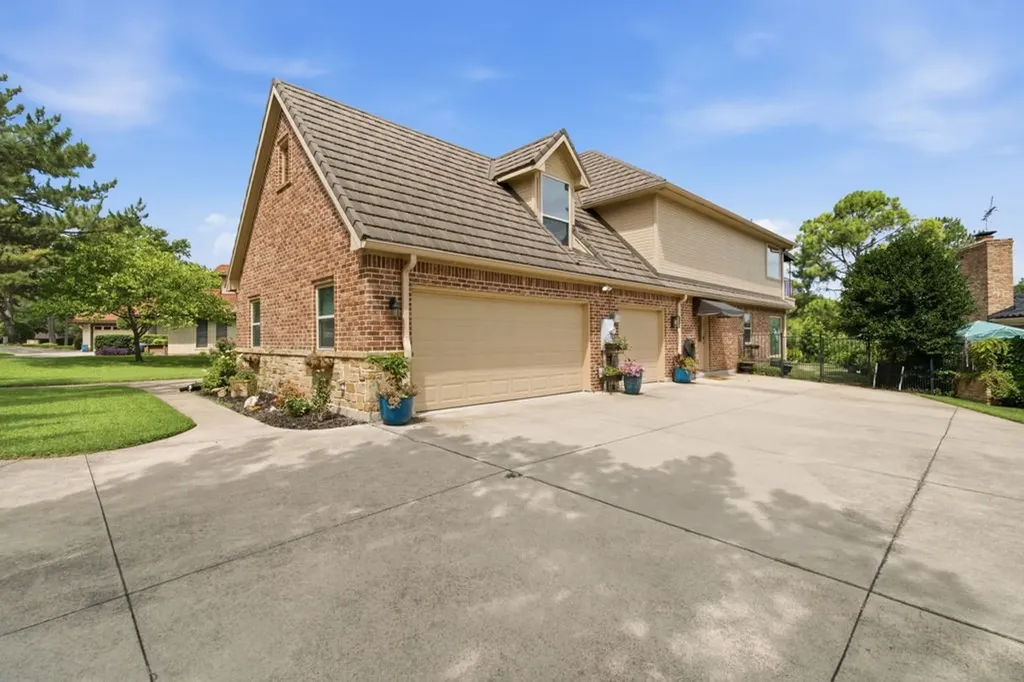 325 Driftwood Court Azle TX 76020