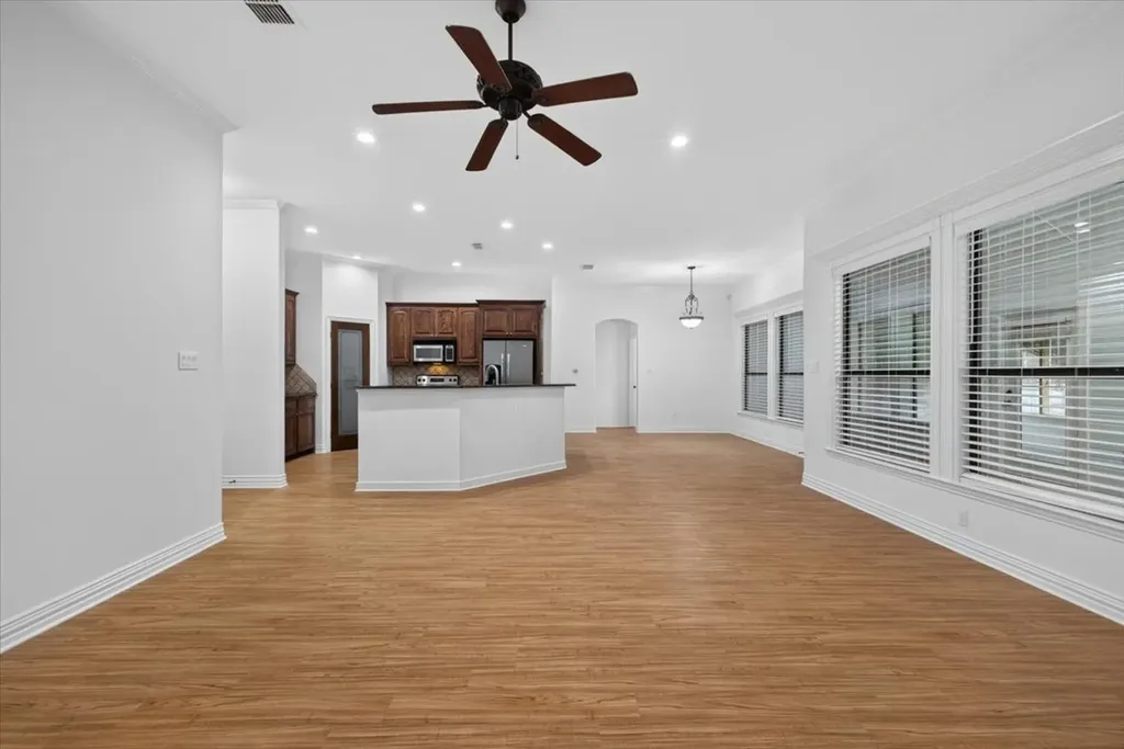 110 Heritage Place Glen Rose TX 76043