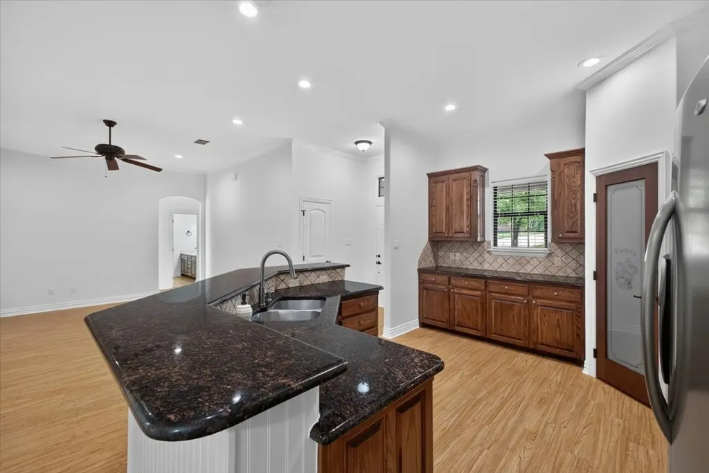 110 Heritage Place Glen Rose TX 76043