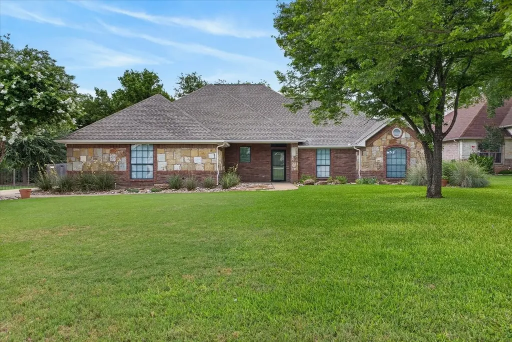 110 Heritage Place Glen Rose TX 76043