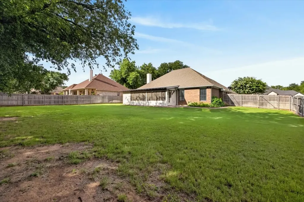110 Heritage Place Glen Rose TX 76043