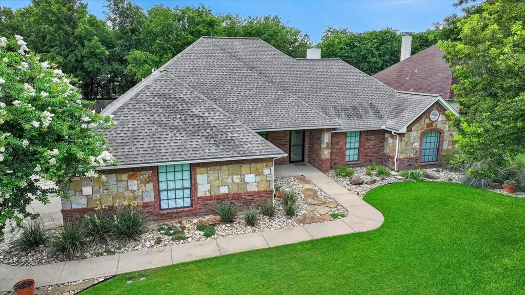 110 Heritage Place Glen Rose TX 76043