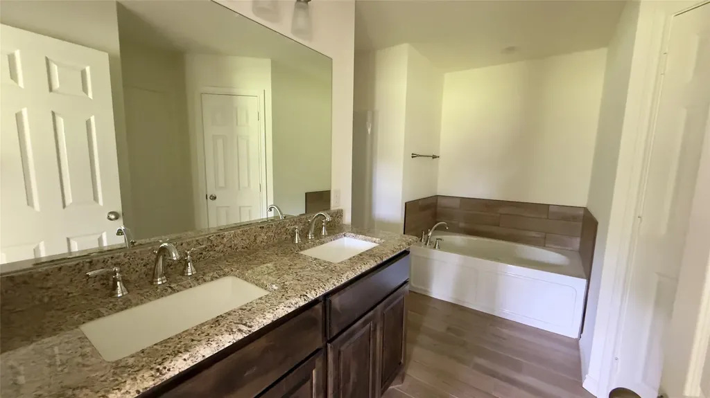 2607 Vz County Road 2403 Canton TX 75103
