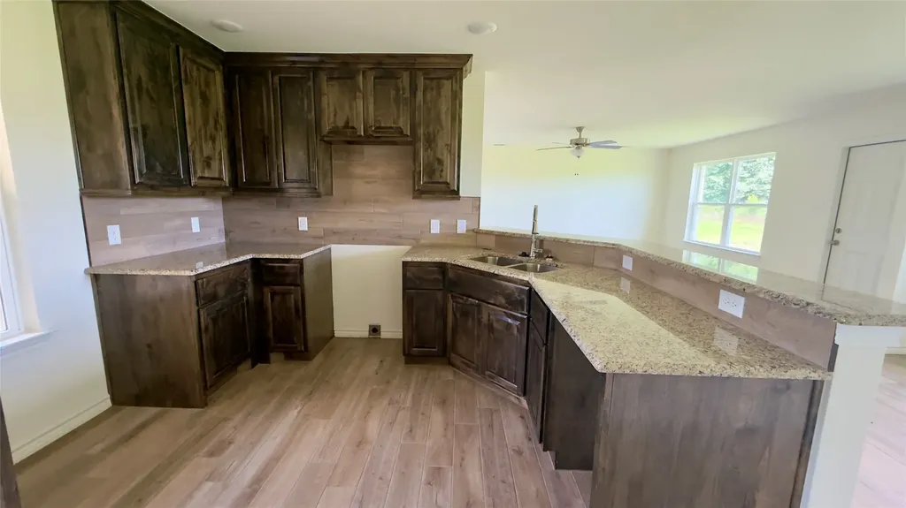 2607 Vz County Road 2403 Canton TX 75103