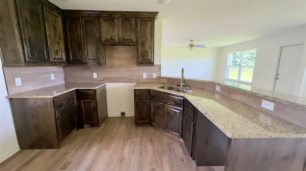 2607 Vz County Road 2403 Canton TX 75103