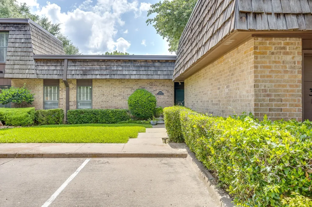 3000 Tanglewood Park W Fort Worth TX 76109