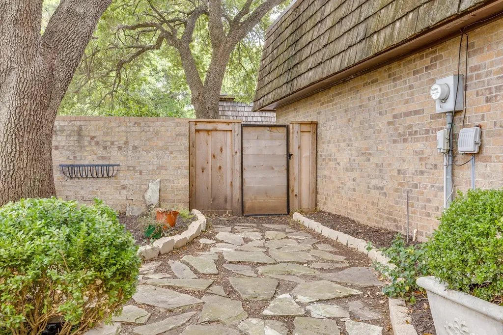 3000 Tanglewood Park W Fort Worth TX 76109