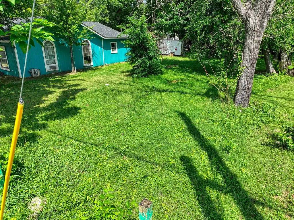 3907 Agnes Street Dallas TX 75210