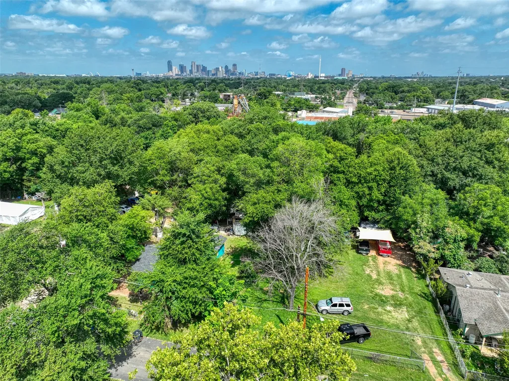 3907 Agnes Street Dallas TX 75210