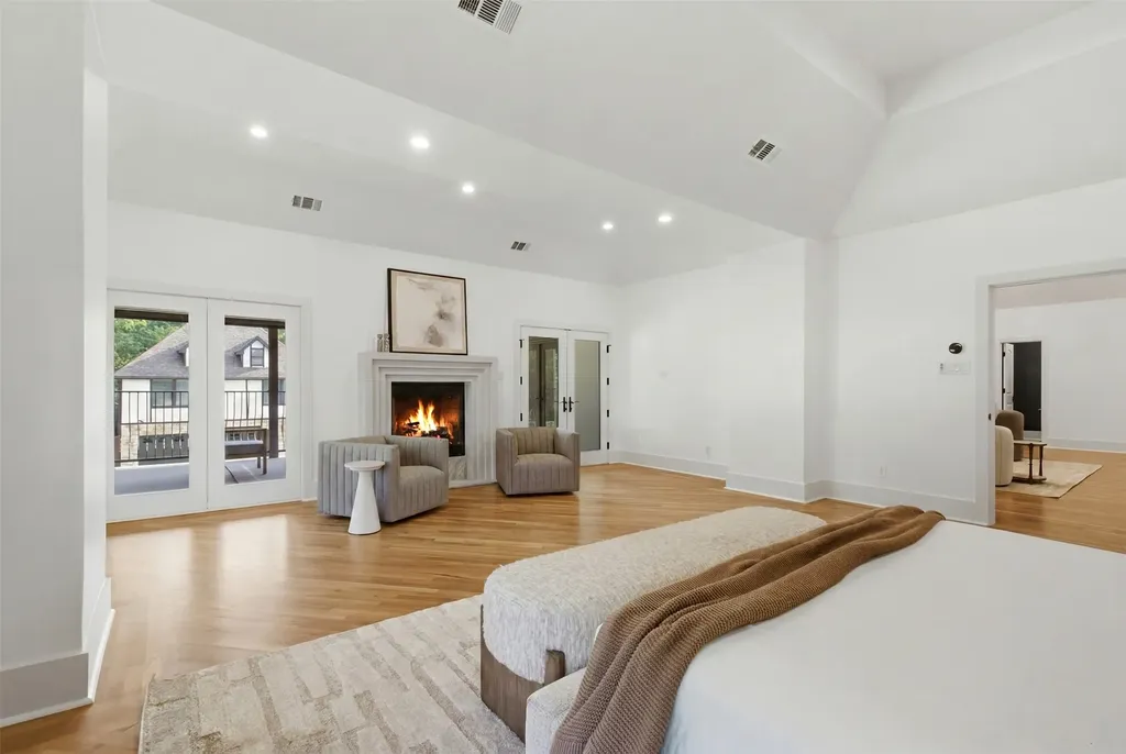 6743 Gaston Avenue Dallas TX 75214