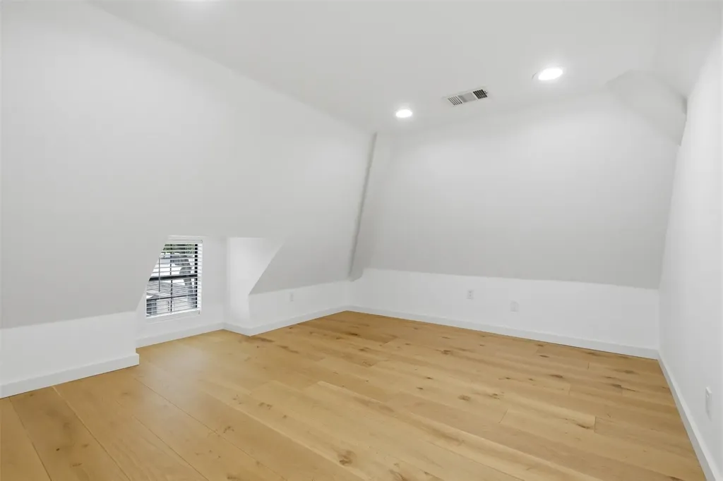 6743 Gaston Avenue Dallas TX 75214