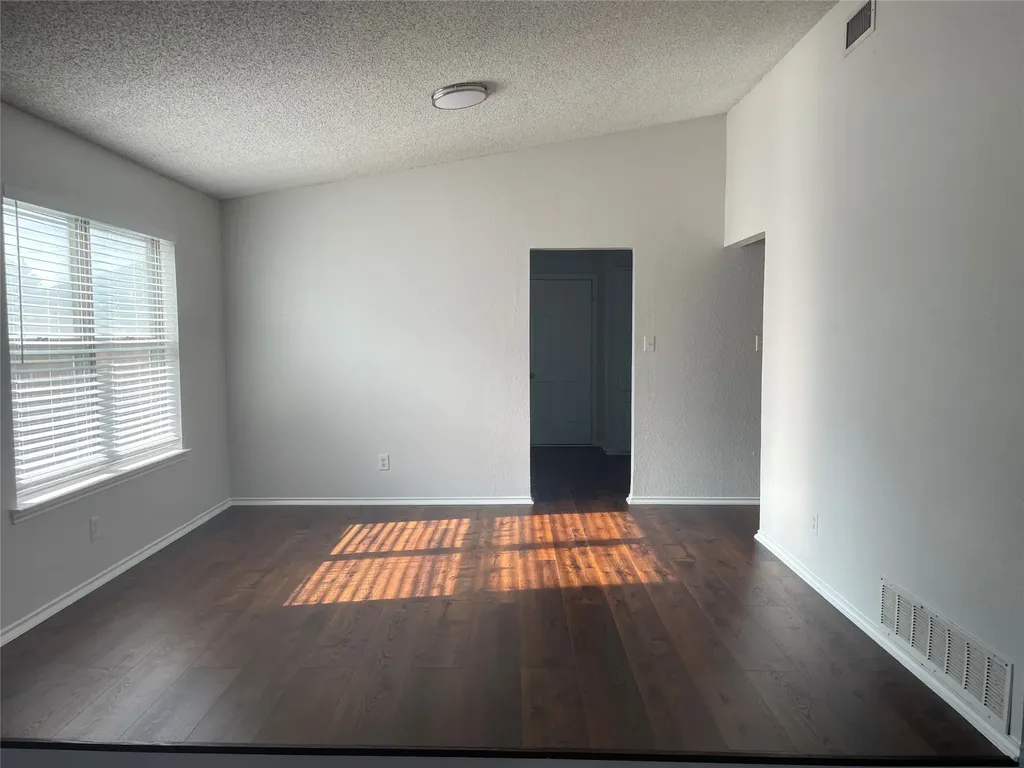 516 Erikson Trail Irving TX 75060