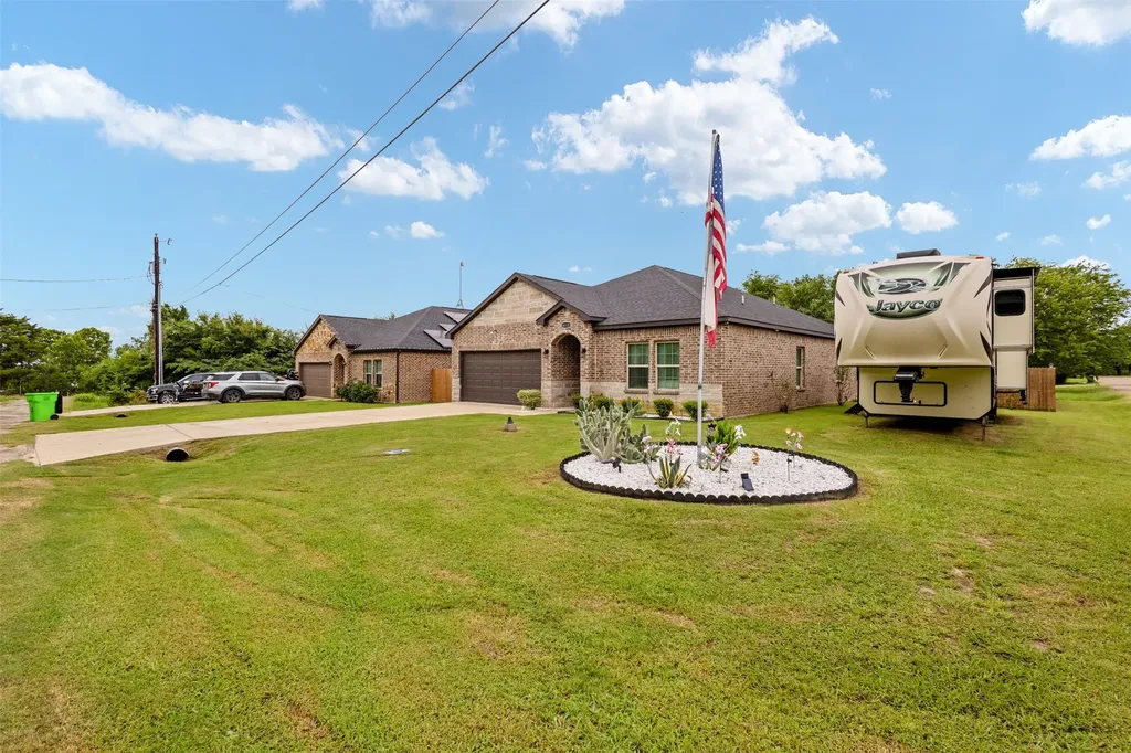 8112 Lakeshore Drive Kemp TX 75143