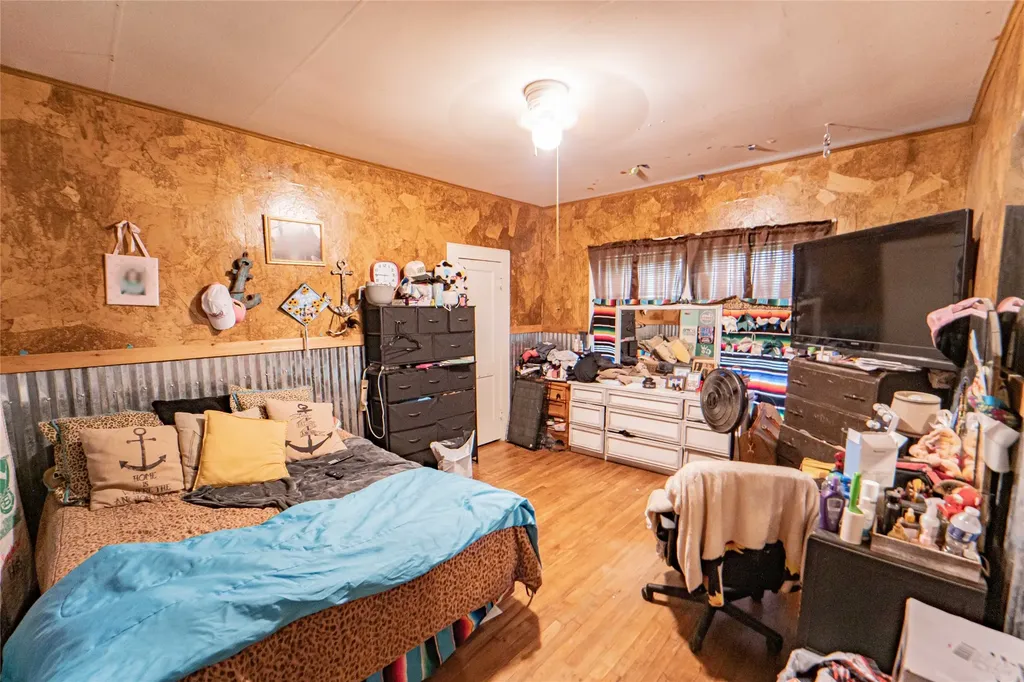 1211 W Hullum Street Breckenridge TX 76424
