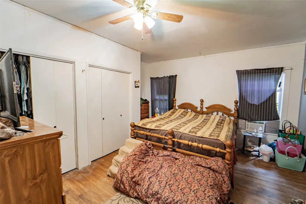 1211 W Hullum Street Breckenridge TX 76424
