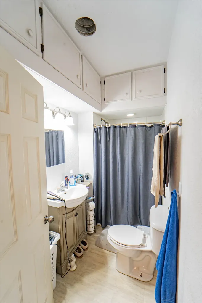1211 W Hullum Street Breckenridge TX 76424
