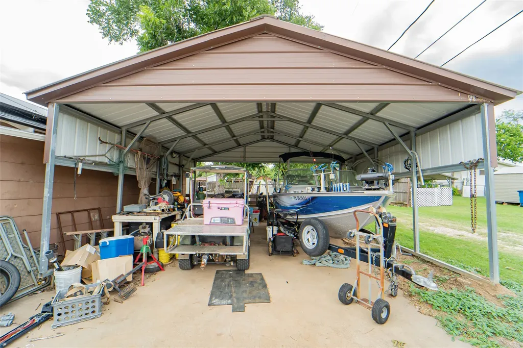 1211 W Hullum Street Breckenridge TX 76424
