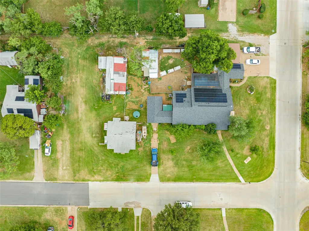 1211 W Hullum Street Breckenridge TX 76424
