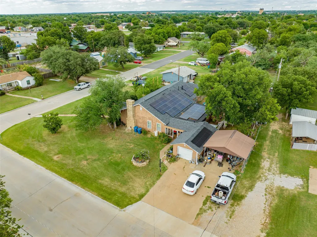 1211 W Hullum Street Breckenridge TX 76424