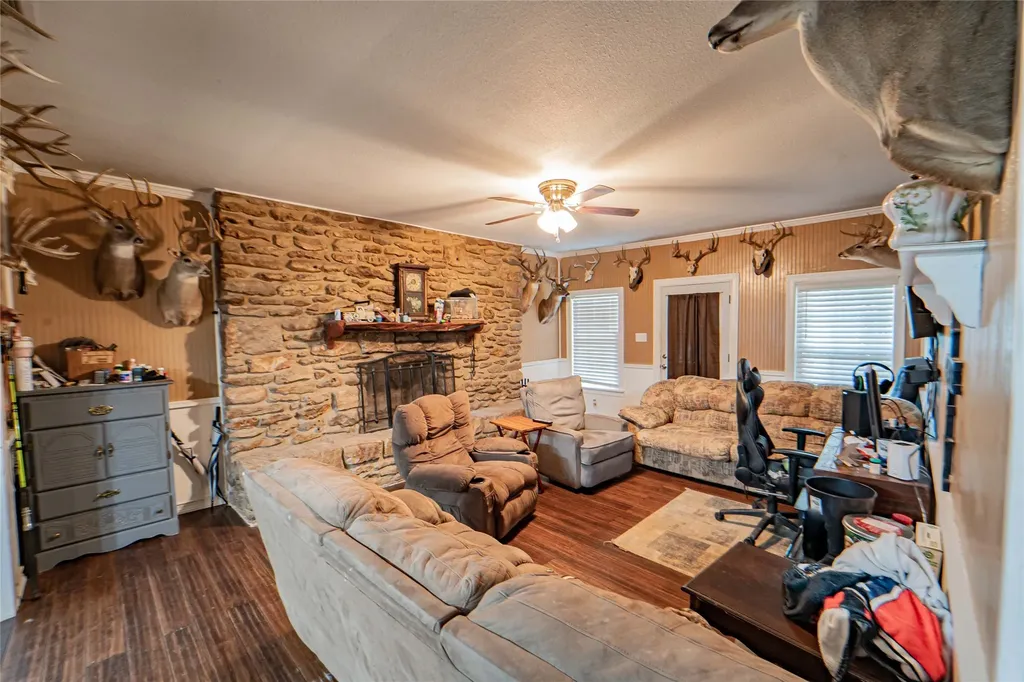 1211 W Hullum Street Breckenridge TX 76424